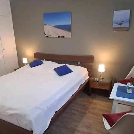 Haus Bismarckstr 40 App 40 別荘